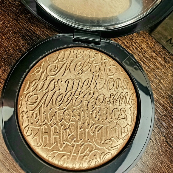 MELT cosmetics- digital dust highlighter (gold ore) - Picture 7 of 11